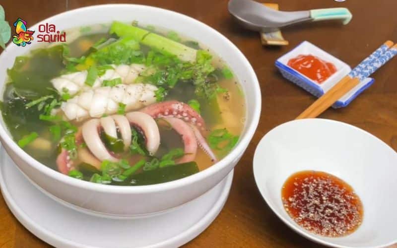 Cách nấu bánh canh mực thơm ngon, chuẩn vị 1 Bánh canh mực - sự giao thoa giữa vị ngọt biển cả và sợi bánh dẻo dai đậm văn hóa Việt