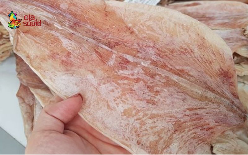 Mực khô trong khay kiểm định chất lượng, cam kết không chất bảo quản độc hại