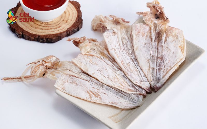 Khô mực nguyên con A4 thơm ngon, đậm đà vị biển