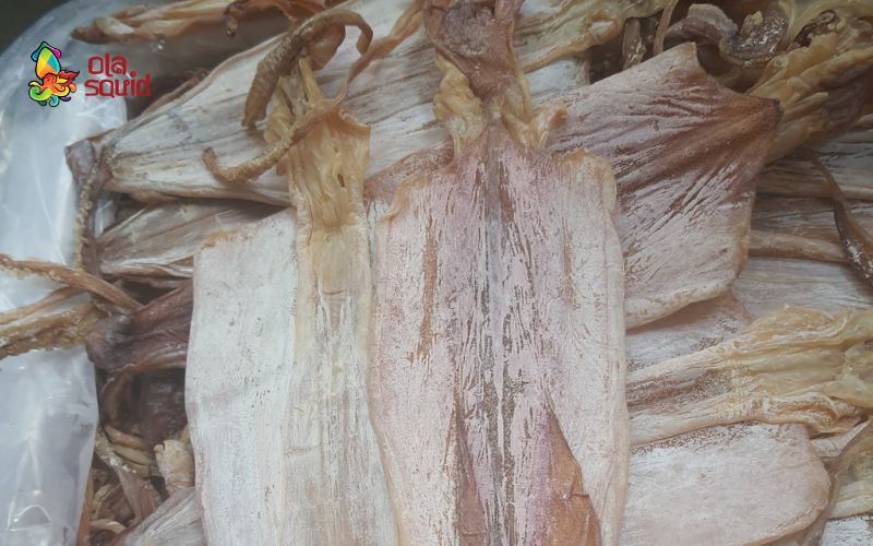 Giá mực khô loại 1 và cách phân biệt mực khô thật giả 4 Giá mực khô vào mùa hè “mềm hơn” so với các mùa khác trong năm