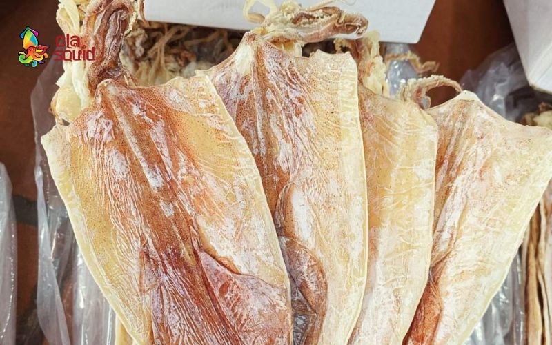 Giá mực khô loại 1 và cách phân biệt mực khô thật giả 6 Mực khô chất lượng có mùi đặc trưng của hải sản