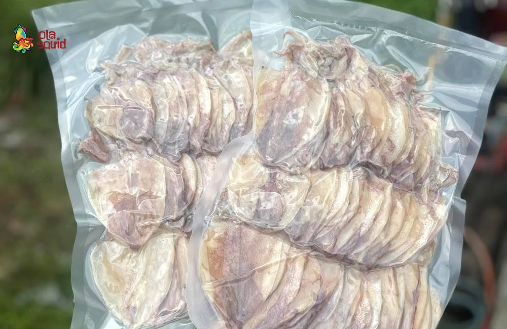Khô mực đồng tiền là gì? Giá bao nhiêu, mua ở đâu ngon? 4 Hút chân không để bảo quản khô mực đồng tiền