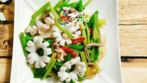 mực xào hành tây cần tây