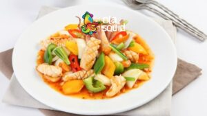 Bí quyết xào mực với hành tây ngon giòn không tưởng
