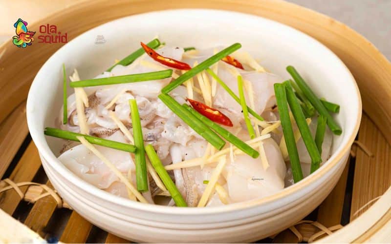 Mực nang làm gì ngon? Gợi ý các món dễ làm, chuẩn ngon tại nhà 5 Mực nang hấp gừng giòn ngọt, không có mùi tanh