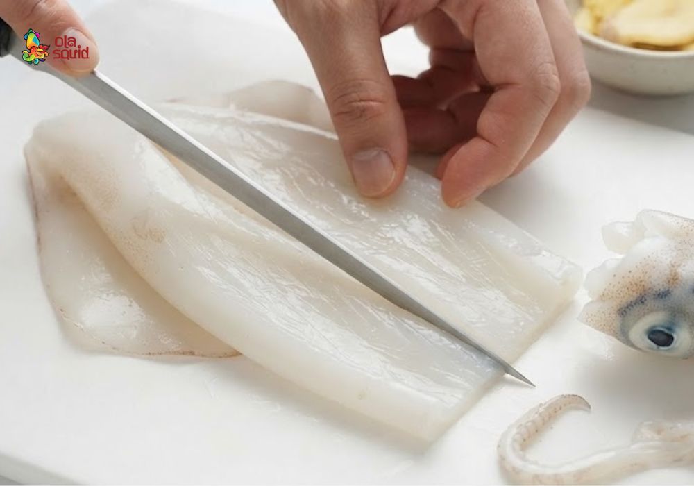 Mực lá là mực gì? Làm món gì ngon? 32 Thái mực thành lát mỏng, đẹp mắt