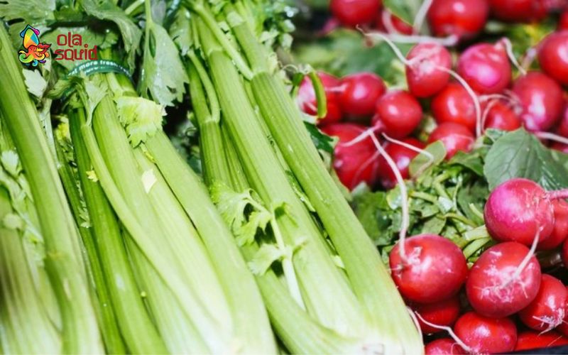 Cách làm mực xào cần tỏi thơm ngon, không bị tanh 2 Kinh nghiệm chọn mua rau củ làm nguyên liệu