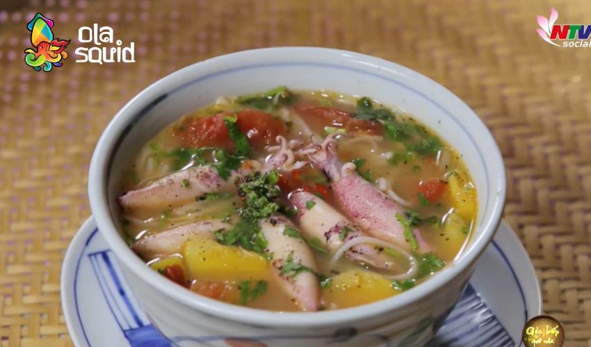 Cách nấu bún mực chuẩn vị Phú Yên, nước trong, mực giòn 4 Hướng dẫn cách nấu bún mực thơm ngon chuẩn vị tại nhà