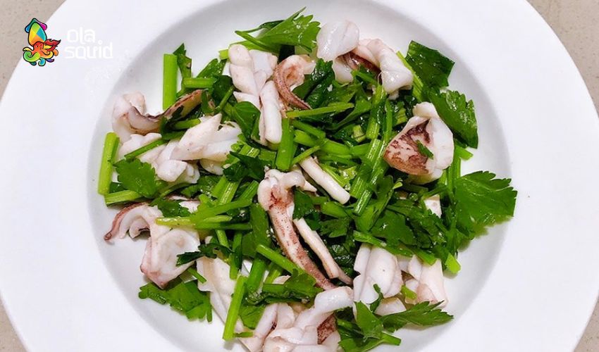 Cách làm mực xào rau củ ngon giòn ai ăn cũng mê 6 Mực xào cần tỏi hành tây