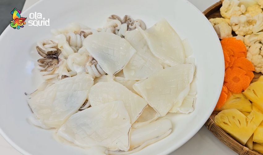 Cách làm mực xào rau củ ngon giòn ai ăn cũng mê 2 Cách chọn mực tươi ngon