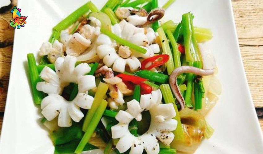 Công thức làm mực xào su hào giòn ngọt, nhanh gọn tại nhà 8 Mực xào cần tỏi