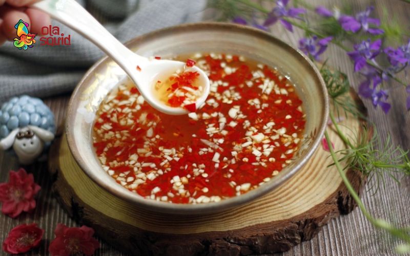 Hướng dẫn cách làm mực hấp nước dừa thơm khó cưỡng 7 Nước mắm tỏi ớt đậm đà, chuẩn vị