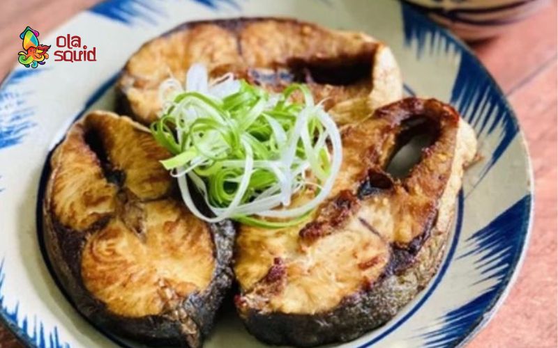 Cá cam làm món gì ngon? Bật mí 12 món ăn dễ làm tại nhà 6 Cá cam chiên giòn chấm nước mắm là chuẩn bài