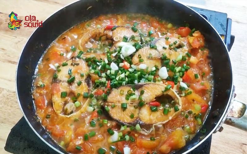 Cá cam làm món gì ngon? Bật mí 12 món ăn dễ làm tại nhà 11 Cá cam sốt cà chua ăn rất đưa cơm