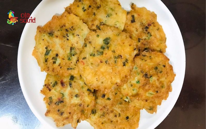 Cá cơm làm món gì ngon? Gợi ý 17 món ăn đơn giản 17 Cá cơm chiên bột ăn cực kỳ cuốn