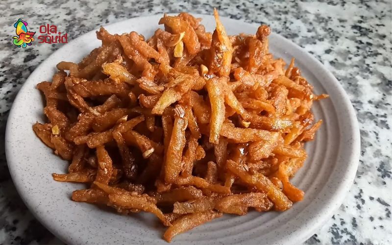 Cá cơm làm món gì ngon? Gợi ý 17 món ăn đơn giản 9 Cá cơm chiên sa tế giòn thơm