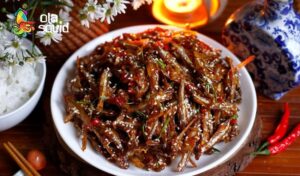 Cá cơm khô rim cay ăn cùng cơm trắng là “bá cháy”