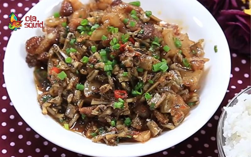 Cá cơm làm món gì ngon? Gợi ý 17 món ăn đơn giản 4 Cá cơm kho thịt ba chỉ ăn cực kỳ đưa cơm