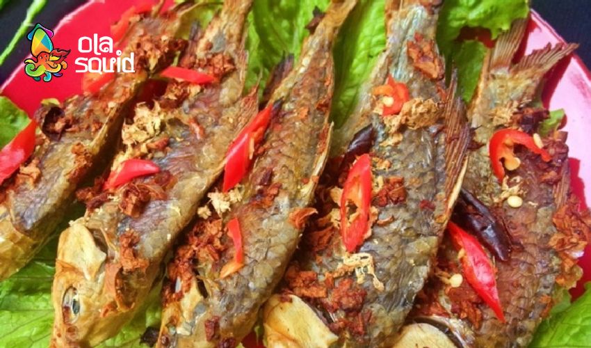 Cá diếc làm món gì ngon? 15 cách chế biến cá diếc thơm ngon, đậm vị 12 Cá diếc nướng muối ớt