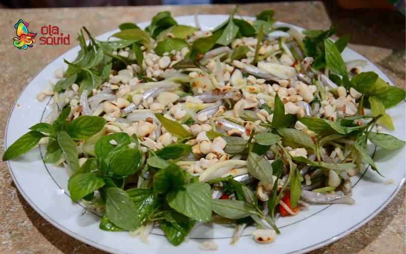 Cá cơm làm món gì ngon? Gợi ý 17 món ăn đơn giản 7 Gỏi cá cơm tươi không bị mùi tanh