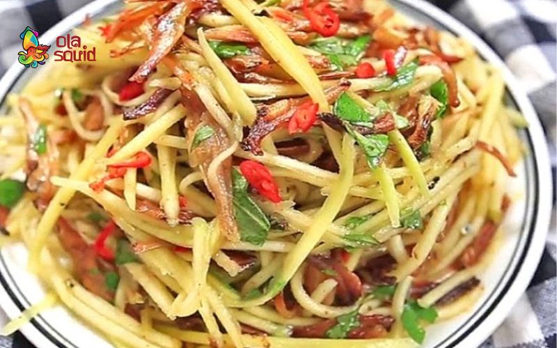 Cá cơm làm món gì ngon? Gợi ý 17 món ăn đơn giản 15 Gỏi xoài cá cơm thanh mát