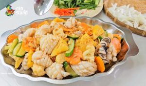 Crispy Stir-Fried Squid with Vegetables Recipe: A Crowd-Pleaser