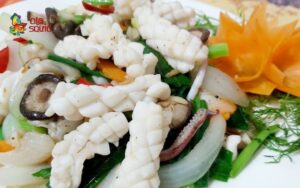 How to Stir-Fry Squid with Celery and Garlic Deliciously, No Fishy Smell