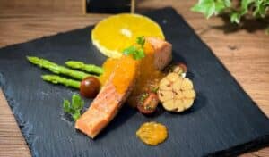 Cách làm cá hồi sốt cam