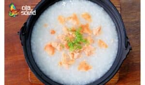 Cách nấu cháo cá hồi không bị tanh