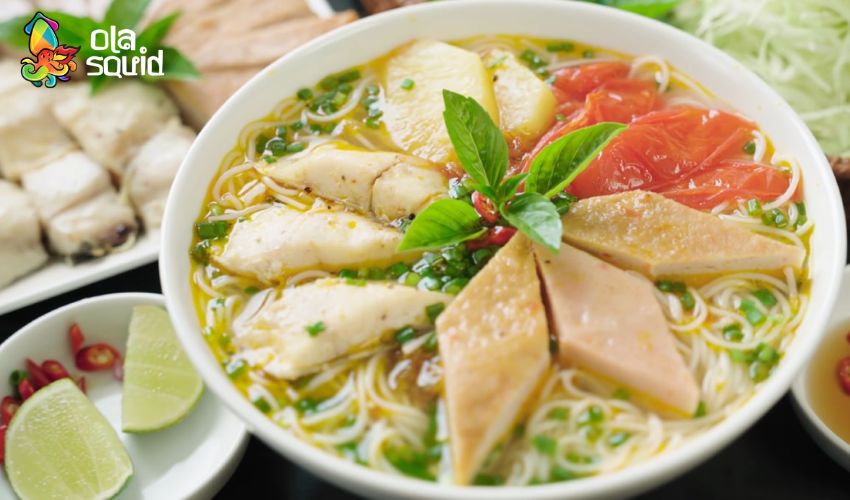 Cách nấu nước lèo bằng mực khô thơm ngọt, đậm vị biển 8 Bún chả cá nước lèo mực khô là món ăn đặc trưng với nước dùng thanh ngọt, đậm đà từ mực khô nướng, xương heo, và chả cả