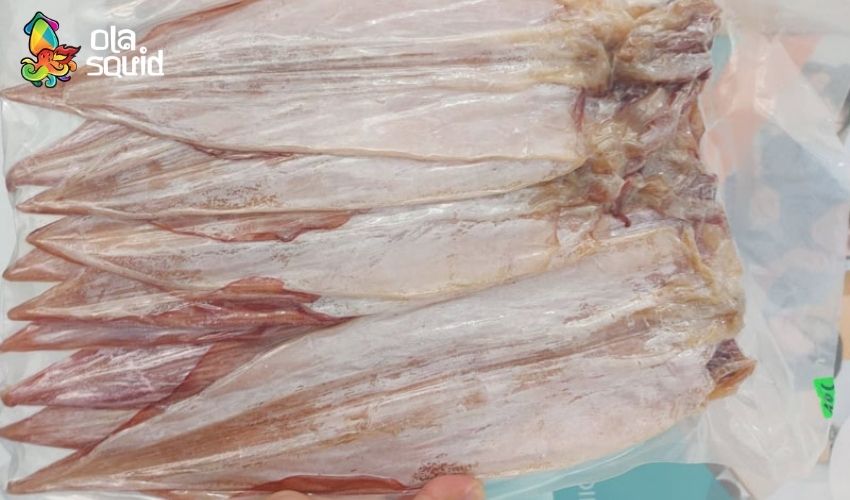 Mực khô có được mang lên máy bay không? Quy định mới nhất bạn cần biết 3 Bọc mực khô bằng túi zip giúp triệt tiêu hoàn toàn mùi mà không gây ảnh hưởng cho hành khách khác