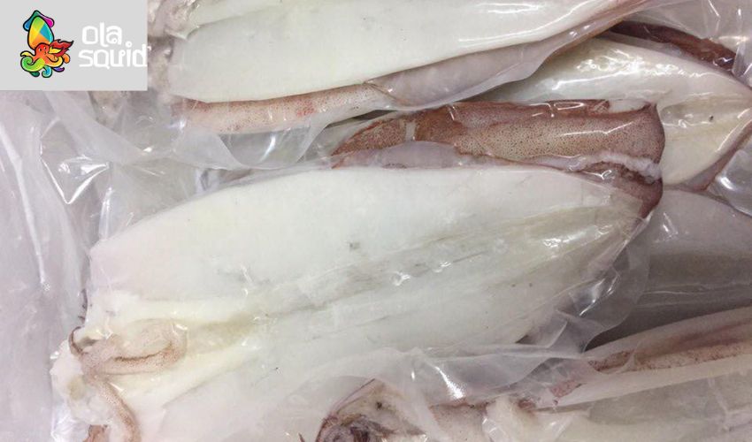 Mực khô Hạ Long là gì? Cập nhật giá và địa chỉ mua uy tín 4 Mực một nắng có thịt mềm hơn, vị ngọt tươi rõ hơn và ít mặn hơn mực khô