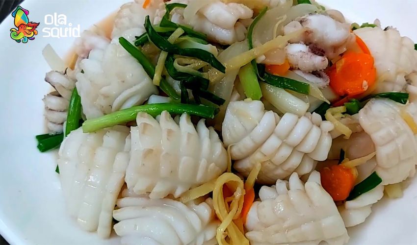 Sau sinh bao lâu thì ăn được mực khô? Lưu ý và liều lượng ăn phù hợp 8 Mực xào gừng trung hoà tính hàn của mực, tốt cho hệ tiêu hoá của mẹ