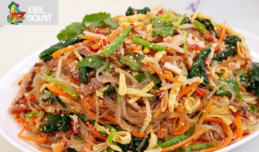 Cách làm miến xào mực khô thơm ngon, dai giòn chuẩn vị tại nhà 5 Miến xào mực khô - món ăn đậm đà, lạ miệng, sợi miến dai mềm hòa quyện vị ngọt của mực khô.