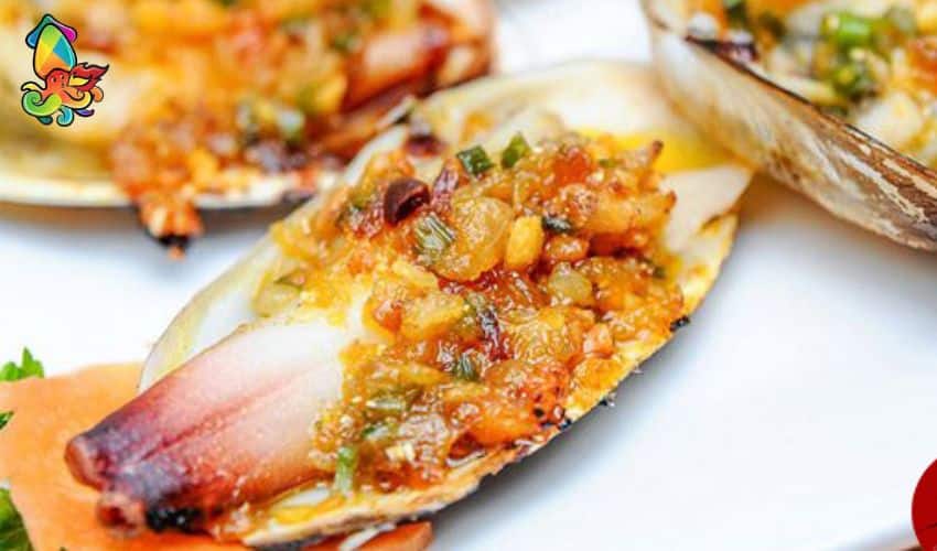 What is a Geoduck? Characteristics, Nutritional Value, and Preparation Methods 9 Grilled geoduck with green pepper brings a mild spice and characteristic aroma