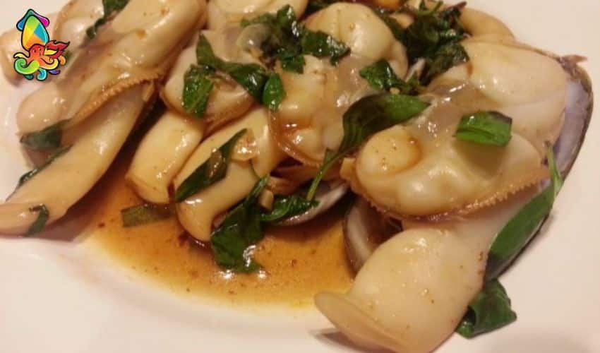 What is a Geoduck? Characteristics, Nutritional Value, and Preparation Methods 7 Geoduck stir-fried with coconut is rich and incredibly appetizing