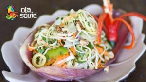Cách làm nộm mực khô hoa chuối giòn ngon tại nhà