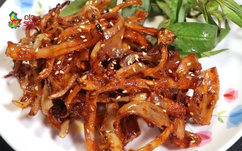Cách làm khô mực chiên nước mắm hành tây chuẩn vị, giòn ngon 6 Khô mực chiên bơ tỏi thơm lừng