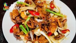 Khô mực chiên nước mắm hành tây