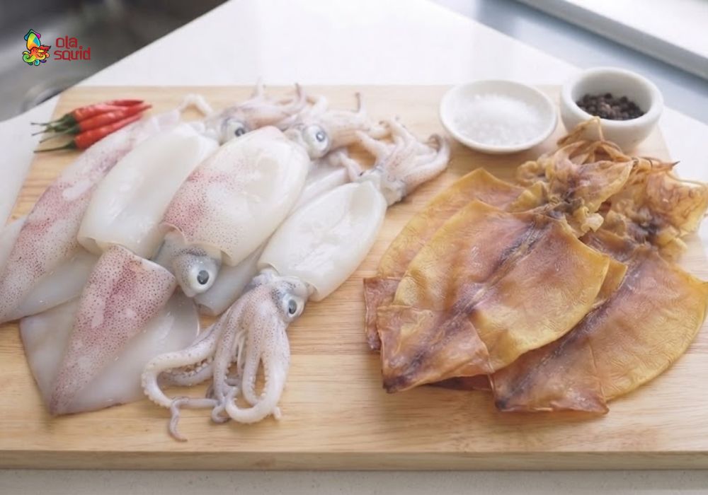 How to Make Delicious Grilled Squid with Chili and Salt at Home 2 You can choose fresh squid or semi-dried squid to grill with chili salt