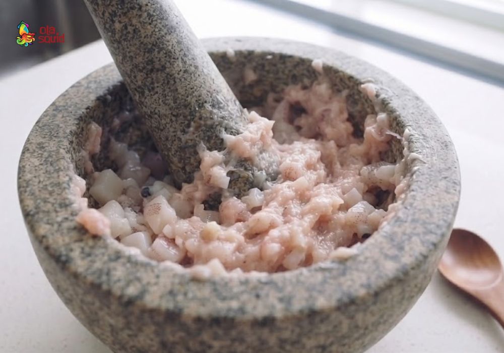 How to Make Authentic Ha Long Squid Cake Sticky Rice Like a Restaurant 3 Pound or grind the squid moderately so that the squid cake retains its natural chewiness and textured consistency